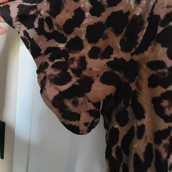 Leopard print faux-wrap dress size 1X - Picture 3 of 4